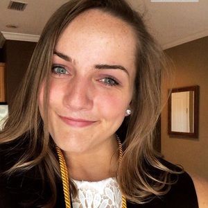 Meet your Posher, Genevieve